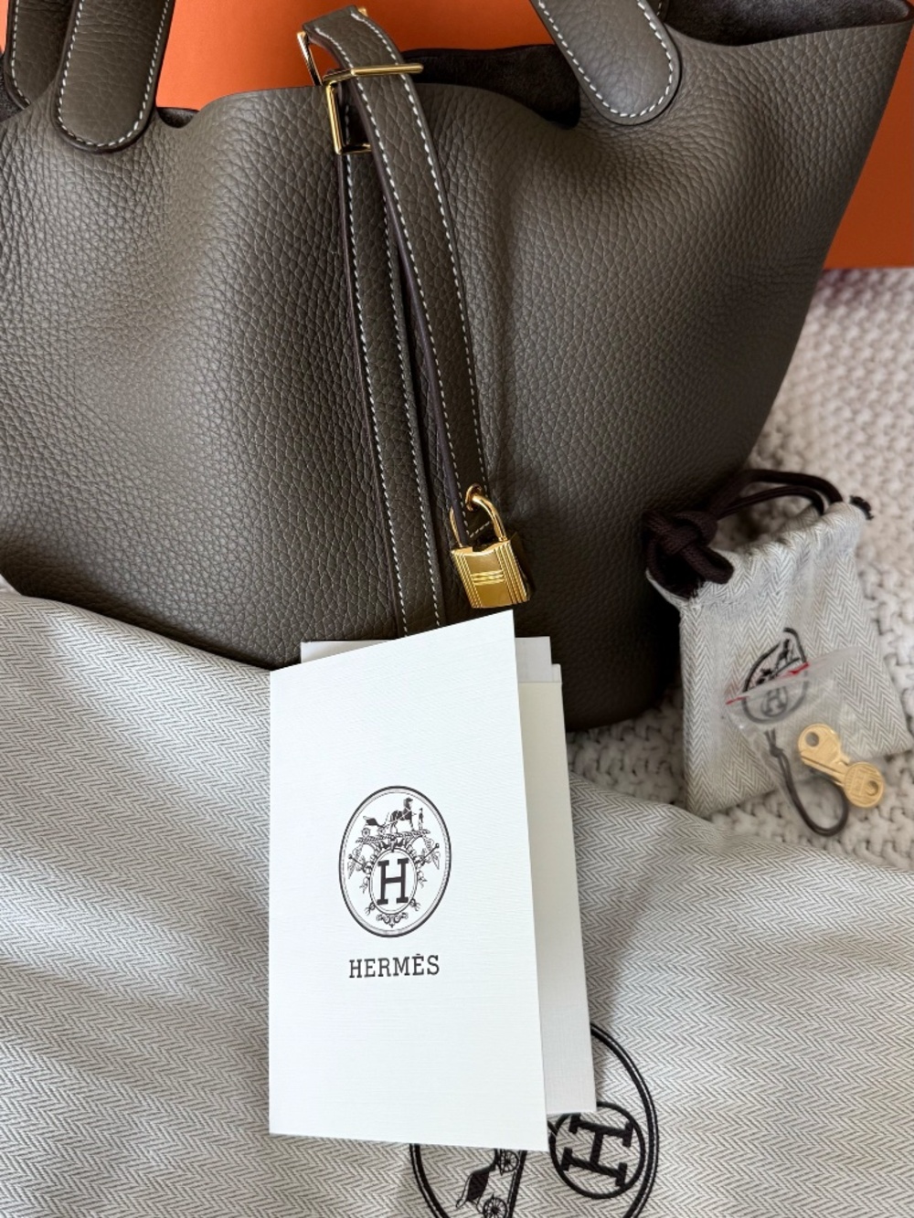 Hermes Picotin Lock 22 Clemence Calf Skin - Etoupe/GHW Hangbag - Picture 10 of 11